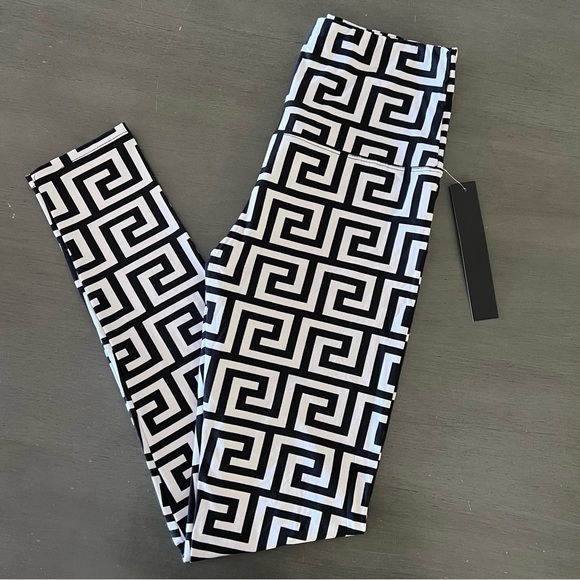NEW Black & White Greek Key Maze Geometric Print Monochrome Neutral Leggings OS - Picture 2 of 4